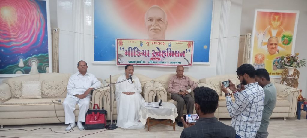 ભાવનગર મા પાસવર્ડ ઓફ હેપીનેસ ના પ્રોગ્રામમાં  મીડીયા દ્વારા સેવા કરવામાં આવી હતી.